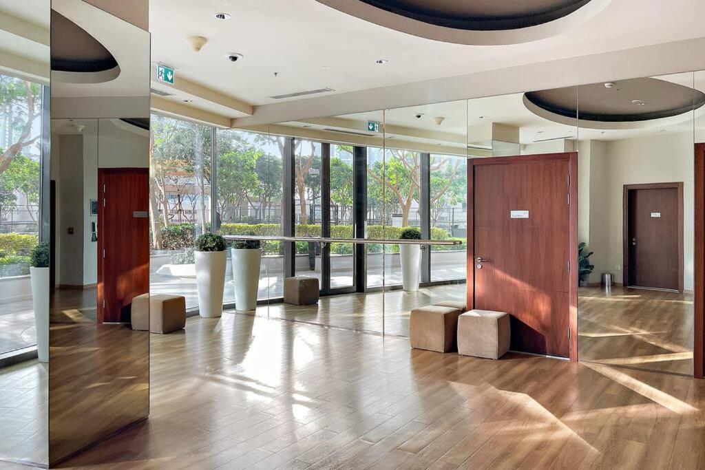 4br Downtown With Burj View Pool Gym And Free Parking Dubai