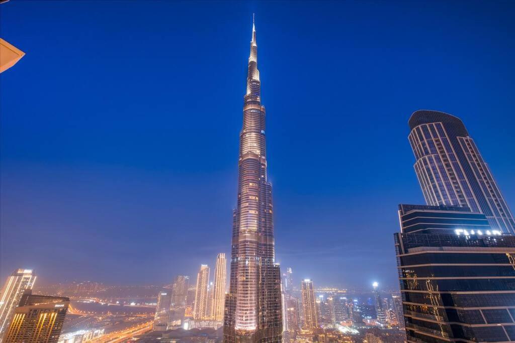 4br Downtown With Burj View Pool Gym And Free Parking * Dubai