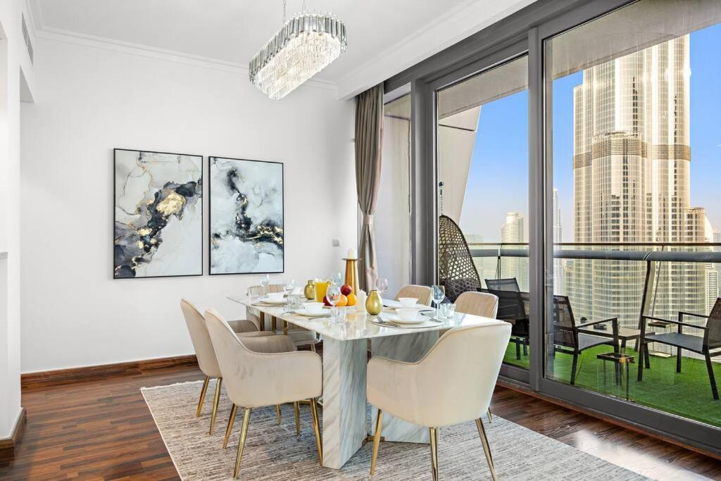 Apartment 4br Downtown With Burj View Pool Gym And Free Parking Dubai
