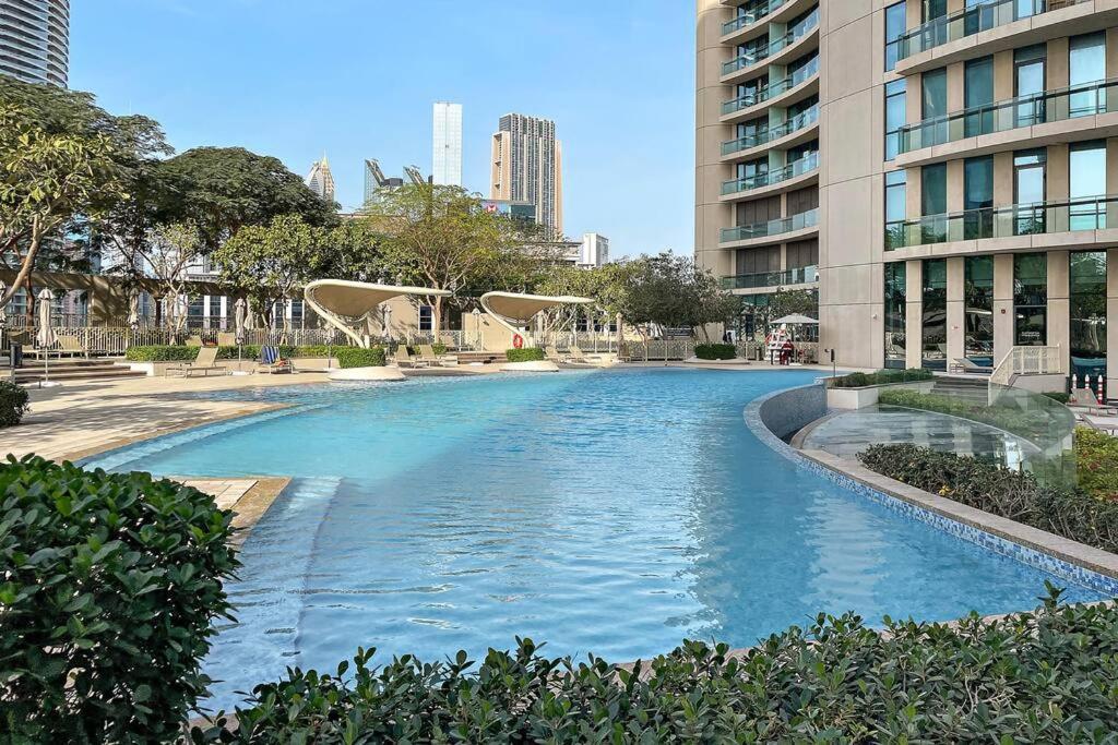 4br Downtown With Burj View Pool Gym And Free Parking Apartment *