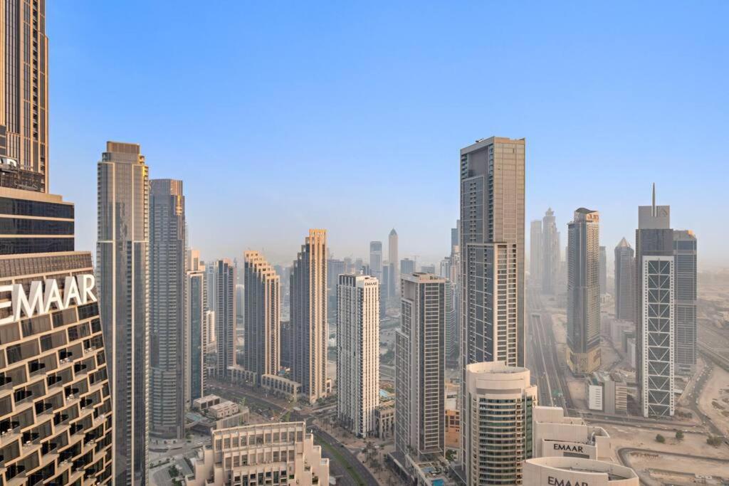 4br Downtown With Burj View Pool Gym And Free Parking Apartment Dubai