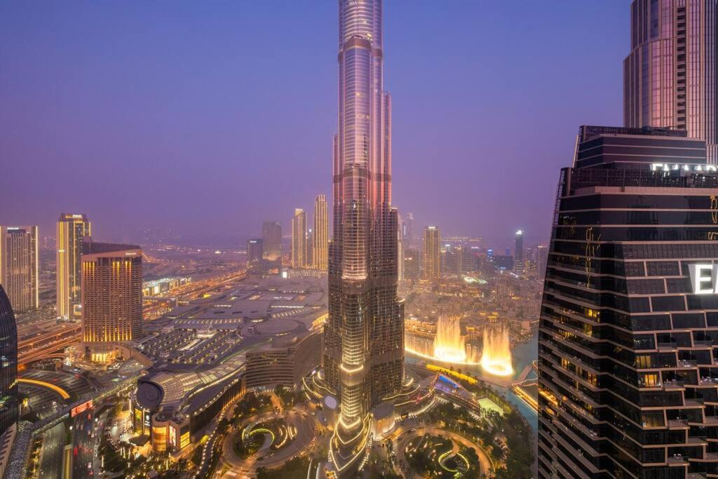 4br Downtown With Burj View Pool Gym And Free Parking Apartment