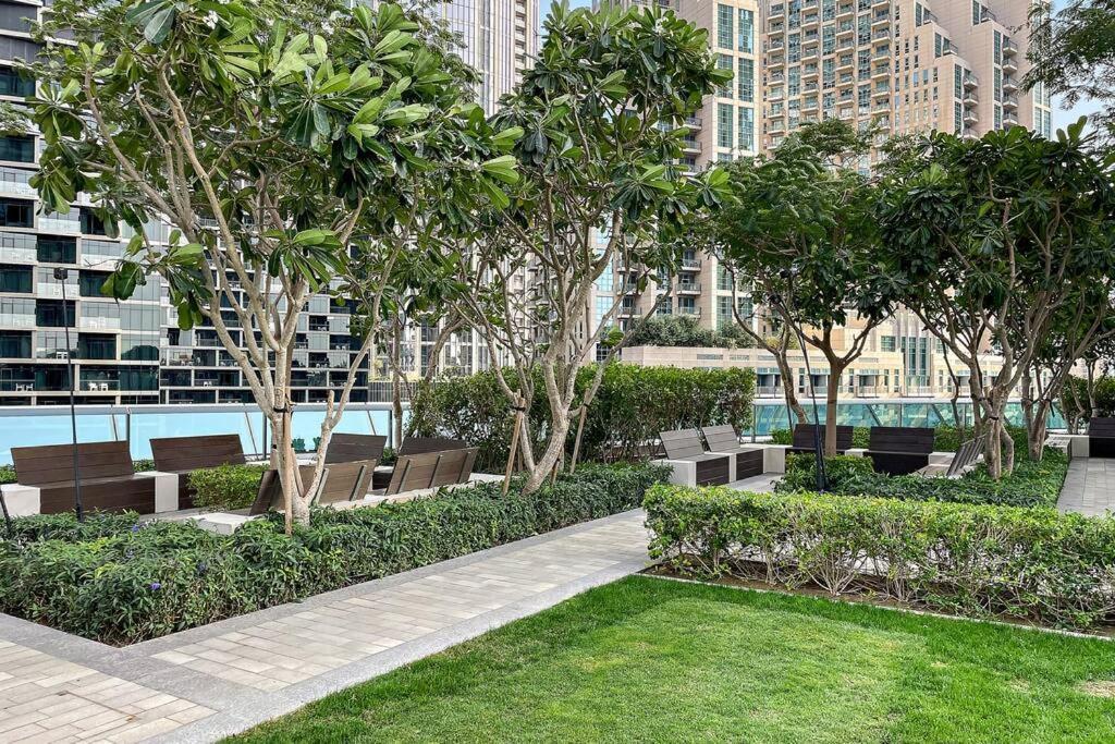 Apartment 4br Downtown With Burj View Pool Gym And Free Parking Dubai
