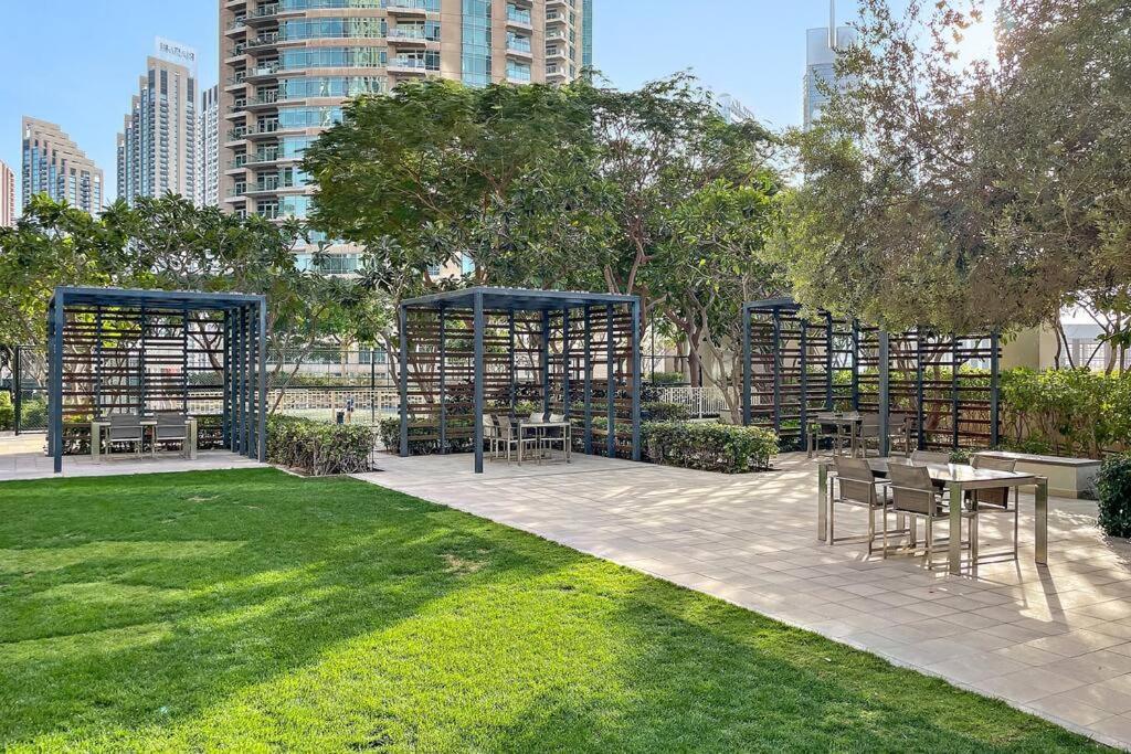 4br Downtown With Burj View Pool Gym And Free Parking Dubai