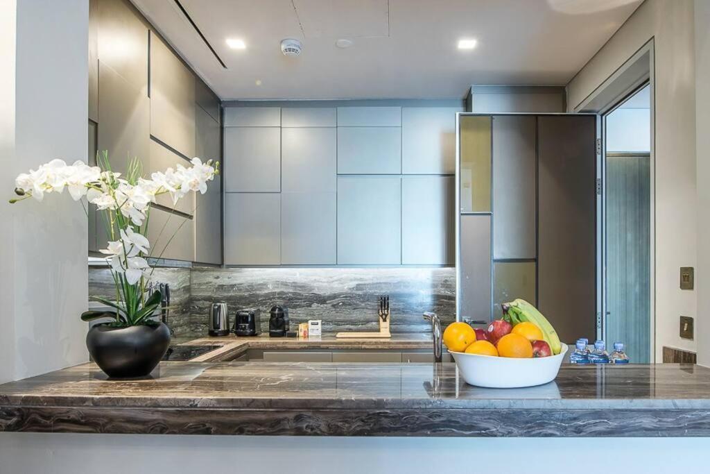 First Class 1br Amazing Marina Views Apartment