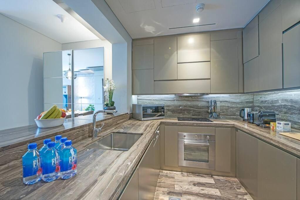 Apartment First Class 1br Amazing Marina Views