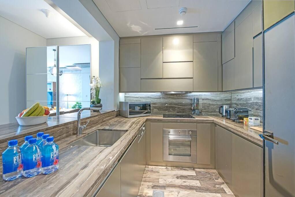First Class 1br Amazing Marina Views Apartment *